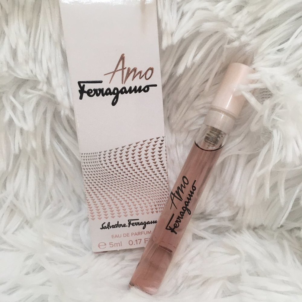 🎉HP🎉 Amo Ferragamo Large Travel Size Sample